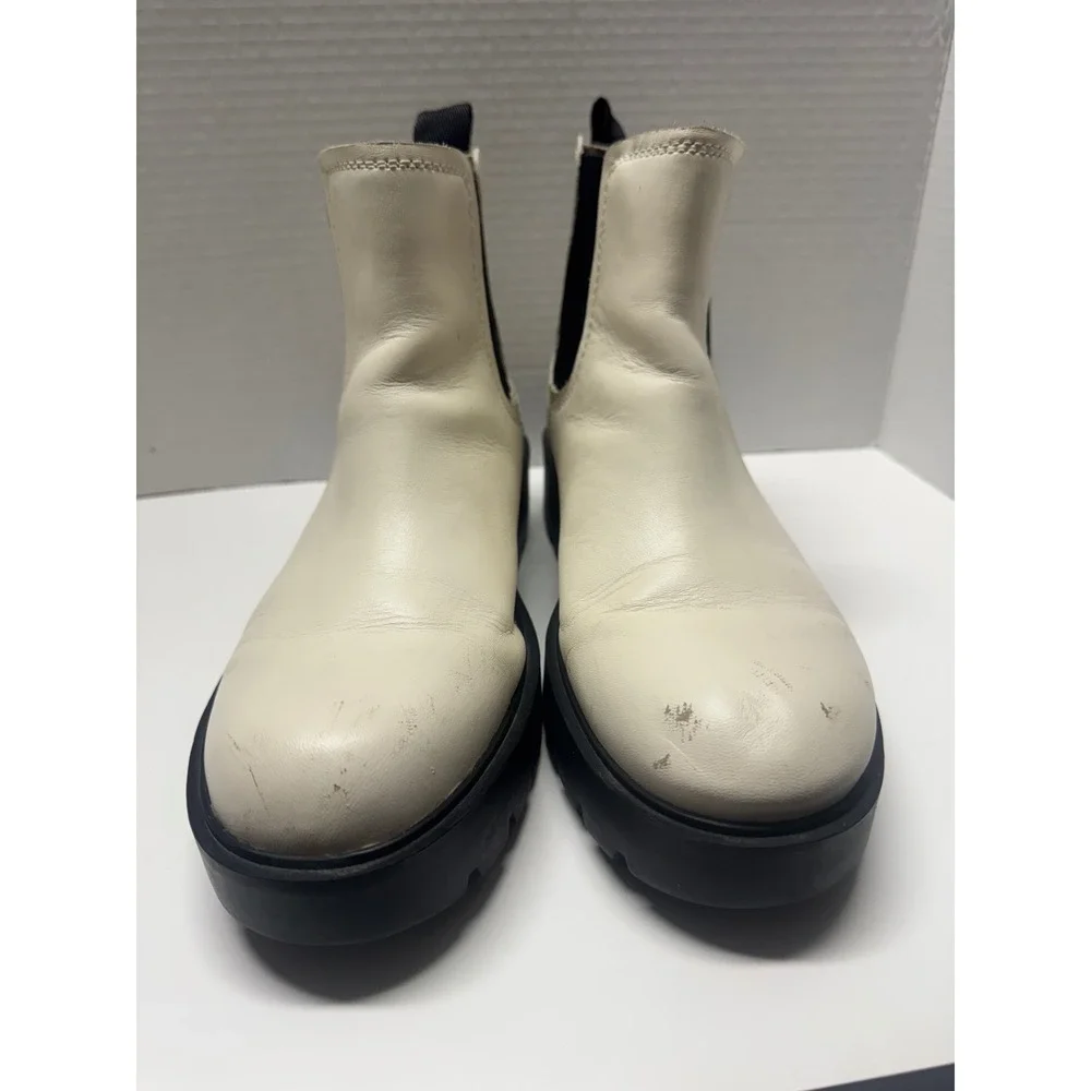 UGG Ashton Chelsea Boots Bright White Leather‎ Lug Sole 1115891 Womens 10